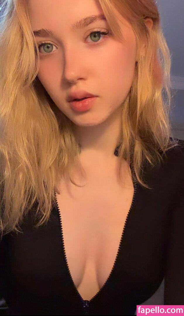 aa12_k / aa12k Nude Leaked  Photo #11