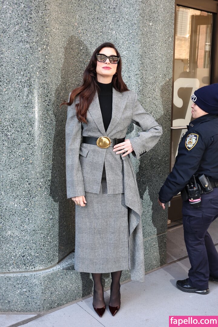 Anne Hathaway