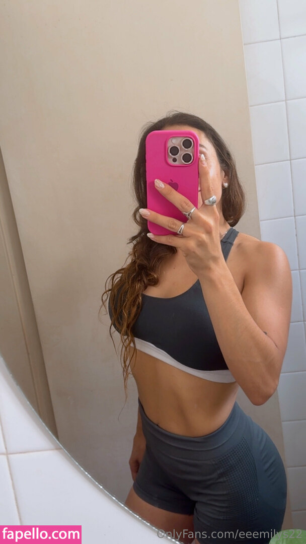 e.mily_22 / eeemilys22 Nude Leaked OnlyFans Photo #24
