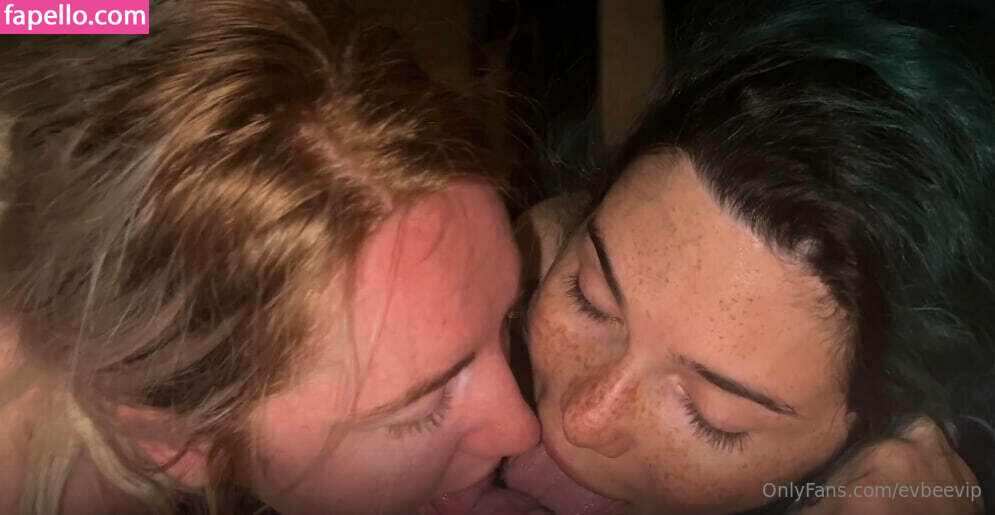 Eevee Bee / Eeveebeeshow / eevee_bee / eeveebee Nude Leaked OnlyFans Photo #875