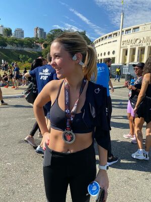 Julia Gomes #38