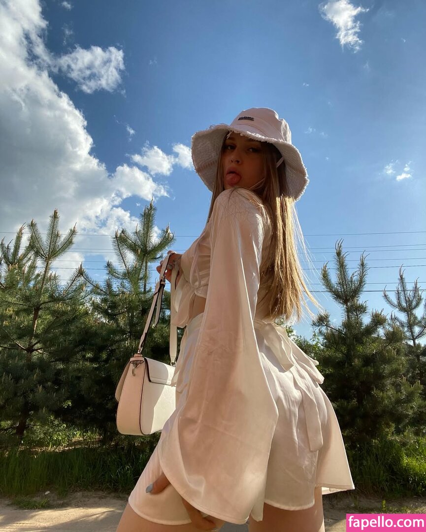 kkriskissd / kriss_kiss / kristina Nude Leaked OnlyFans Photo #13