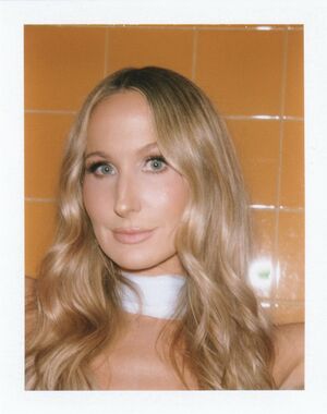 Nikki Glaser #749