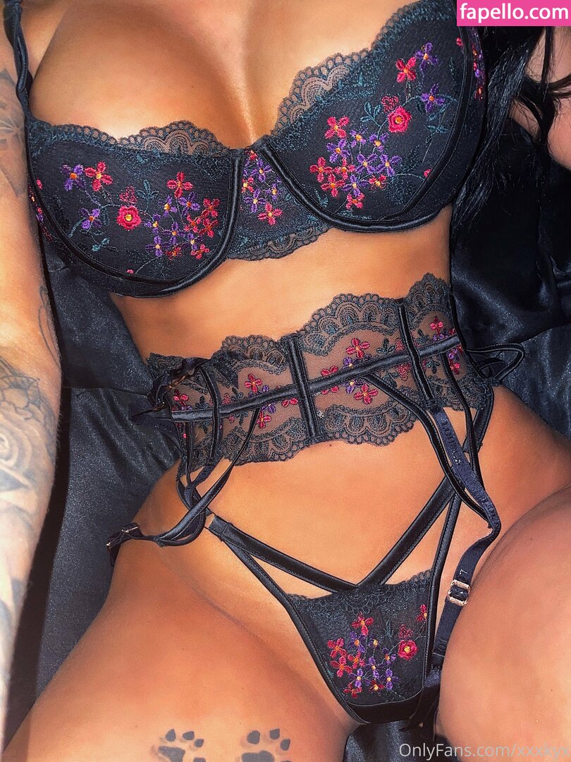 kikybou / kylaxox / xxxkyx Nude Leaked OnlyFans Photo #21